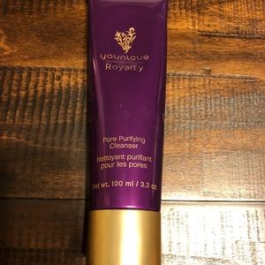 Younique Royalty Pore Purifying Cleanser